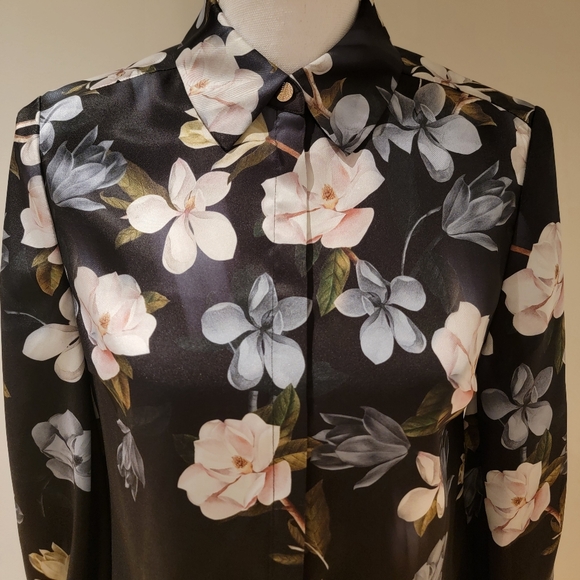 ❤️TED BAKER BLACK FLORAL BUTTON UP BLOUSE - Picture 3 of 8